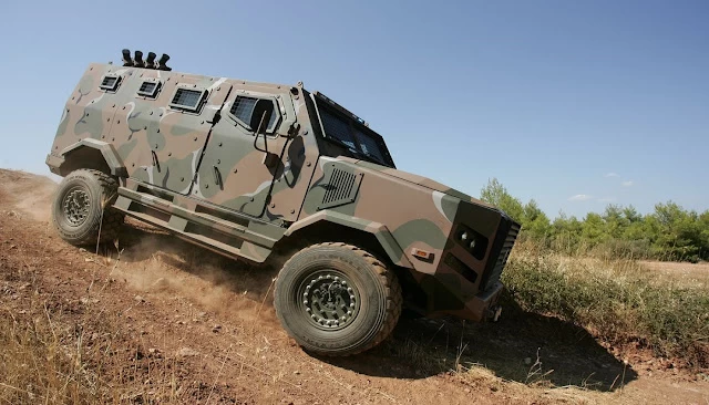 «ΟΠΛΙΤΗΣ»: Άριστες εντυπώσεις άφησε το ελληνικής σχεδίασης τεθωρακισμένο όχημα 4×4